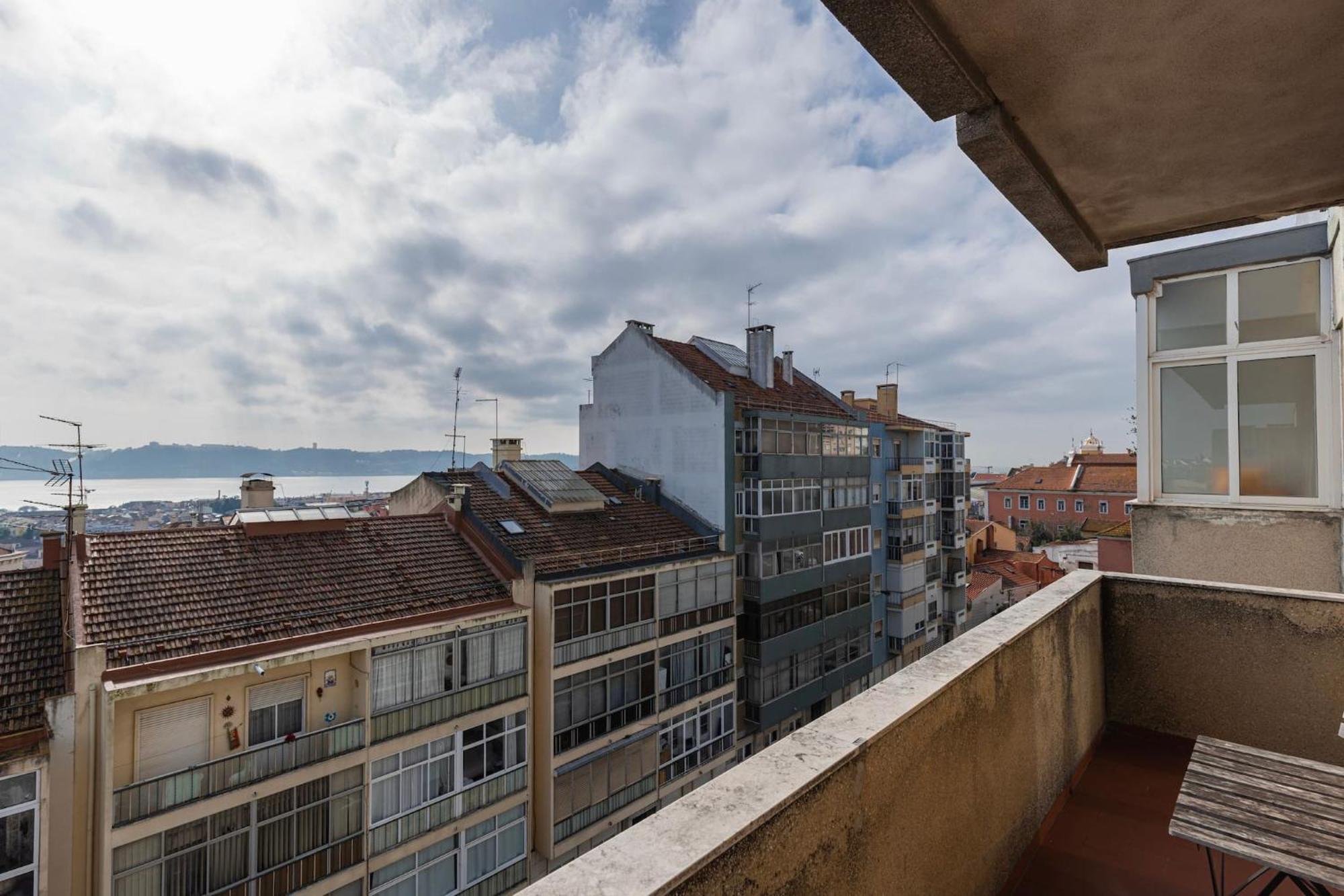 Tagus Views *